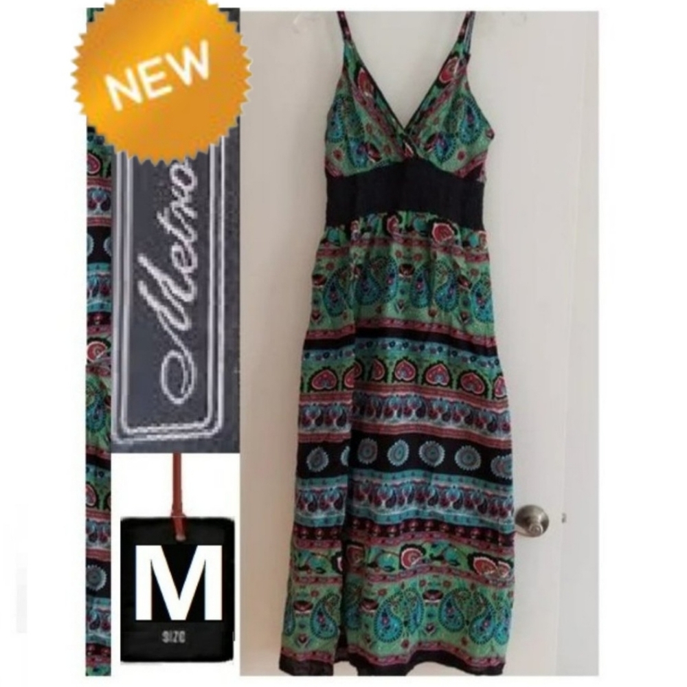 🎁 10/$25 -NWOT, Bright sundress, size medium